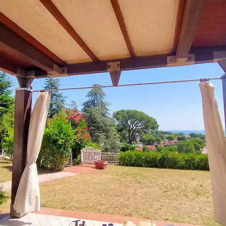 Castagni Singola Pentalocale - Villaggio Taunus